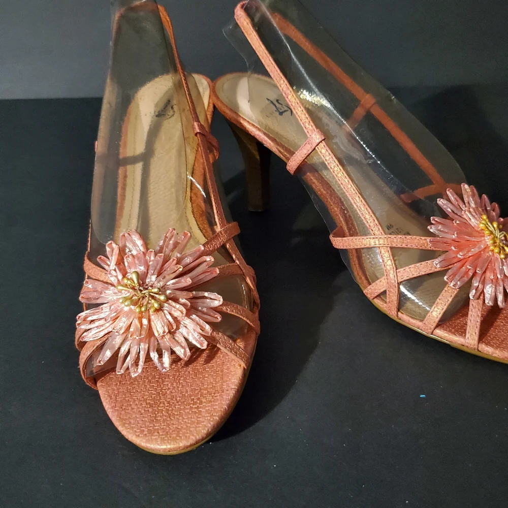 Heels - Picture 3 of 9